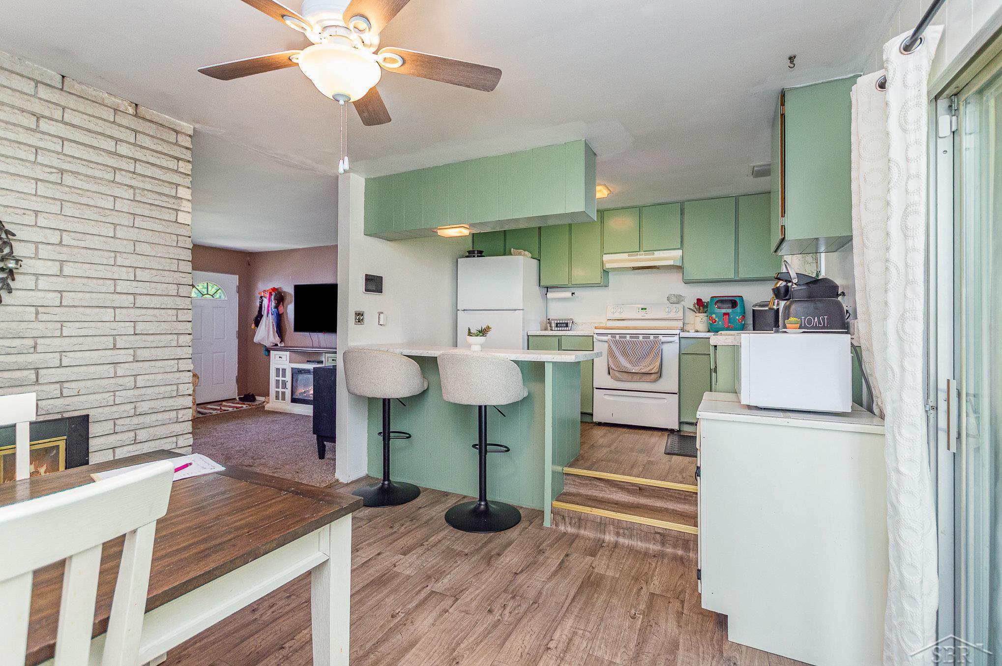 Saginaw, Michigan 48603, United States, 2 Bedrooms Bedrooms, ,1 BathroomBathrooms,Residential,Pending,192852