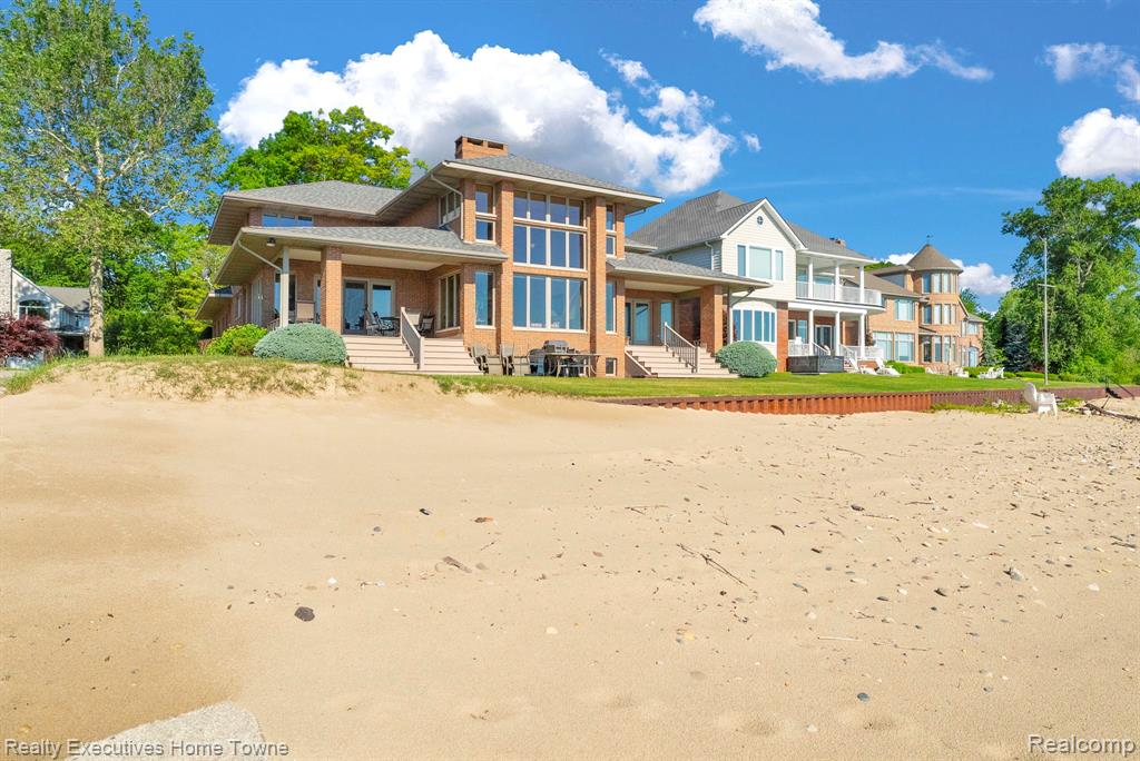 2975 Sandy Oaks Lane