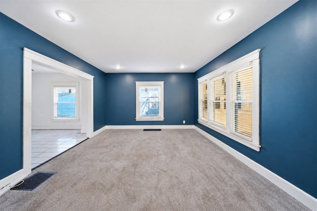 136 W High Street