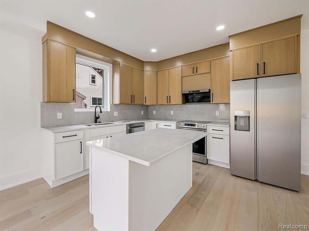 327 Midland Boulevard