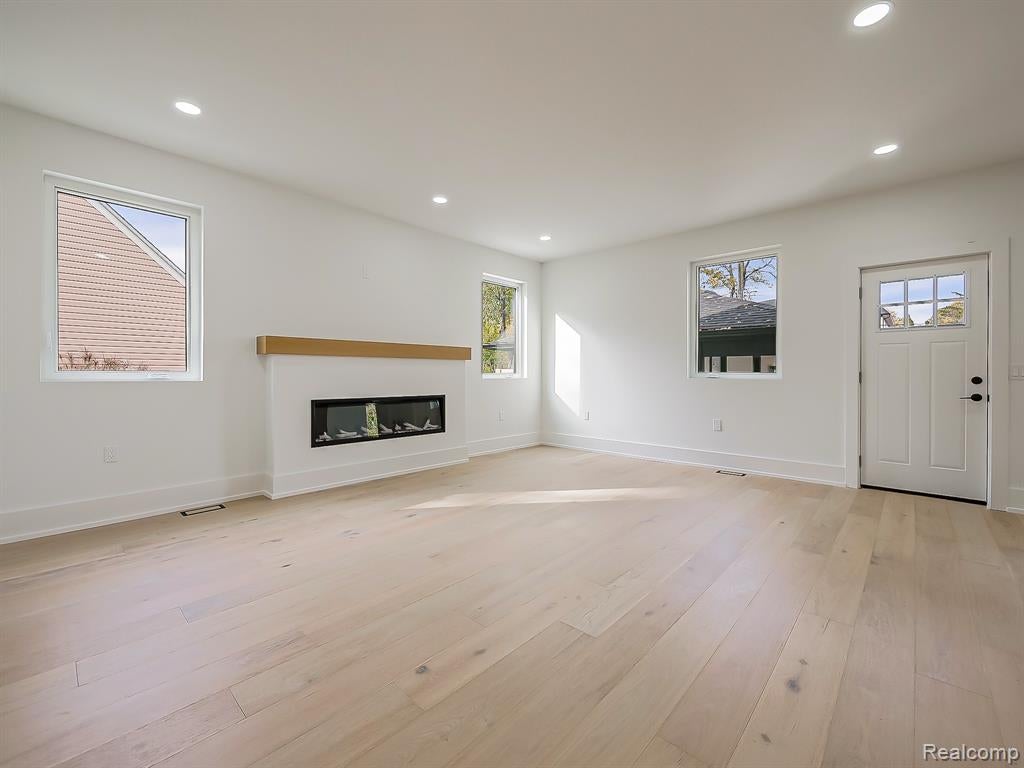 327 Midland Boulevard