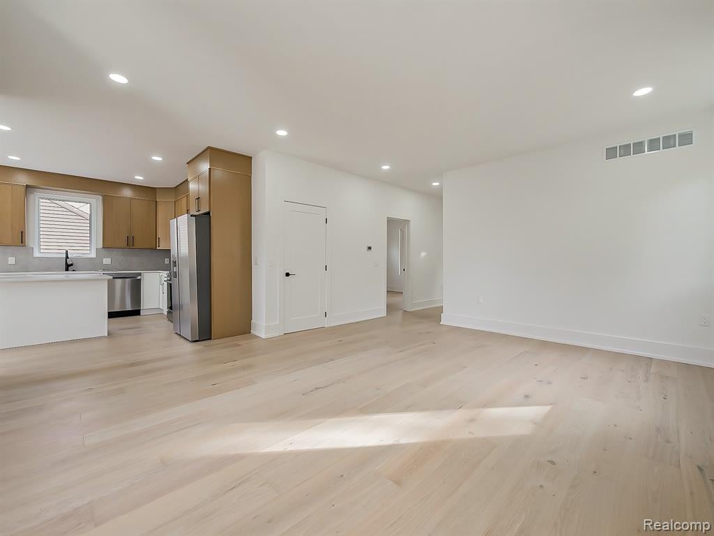 327 Midland Boulevard
