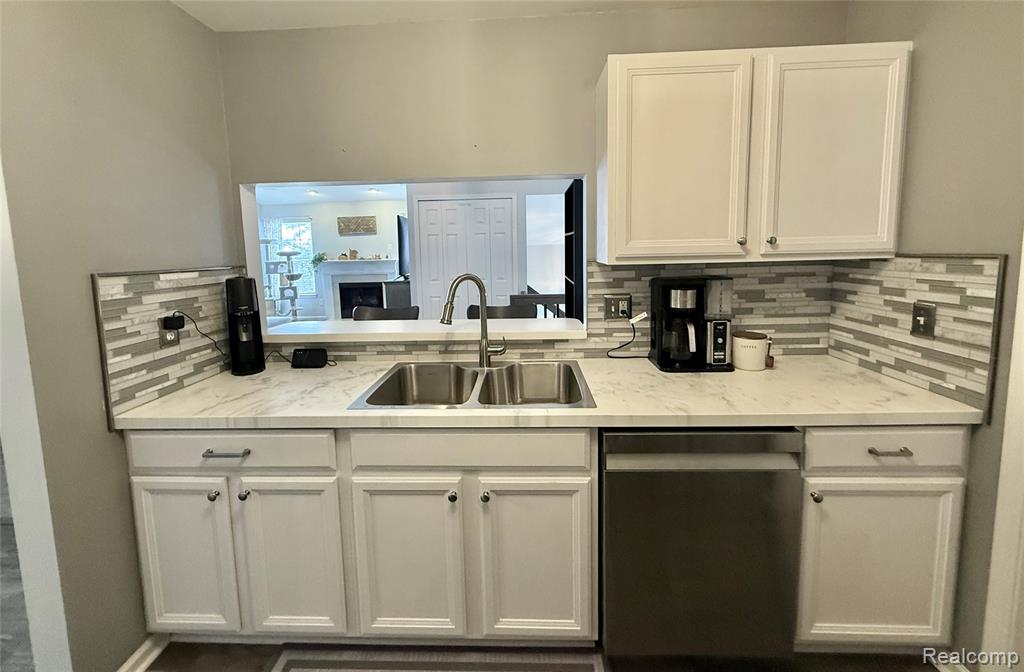 43431 Claremont Dr. E Drive