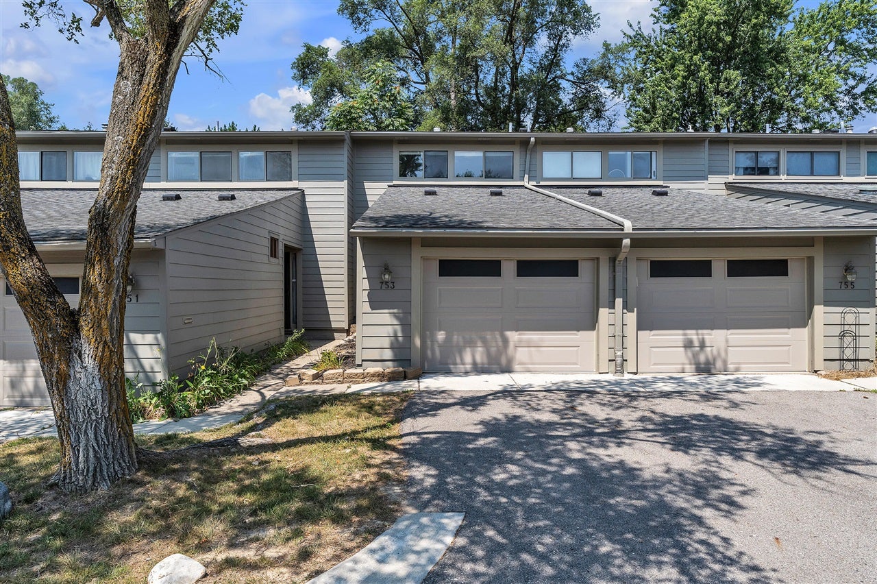 753 Peninsula Court 305