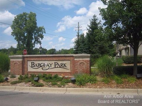 Photo of 2806 Barclay Way, Ann Arbor, MI 48105 (MLS # 70546021)