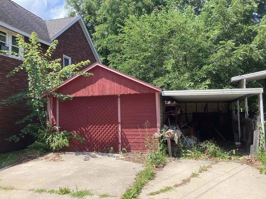 Photo of 1112 9th Street, Bay City, MI 48708 (MLS # 50216155)