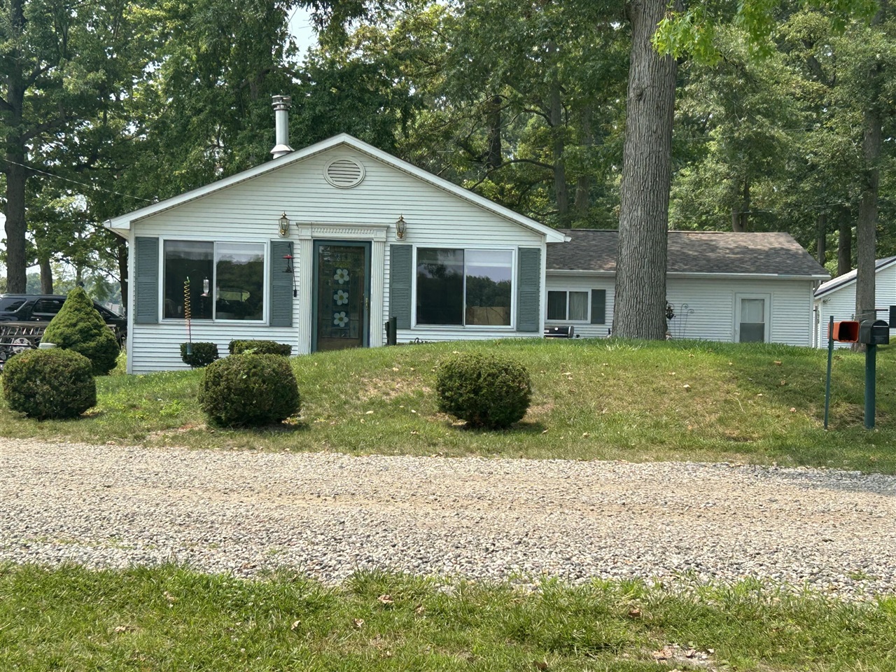 12232 Maple Hillsdale Co. Street