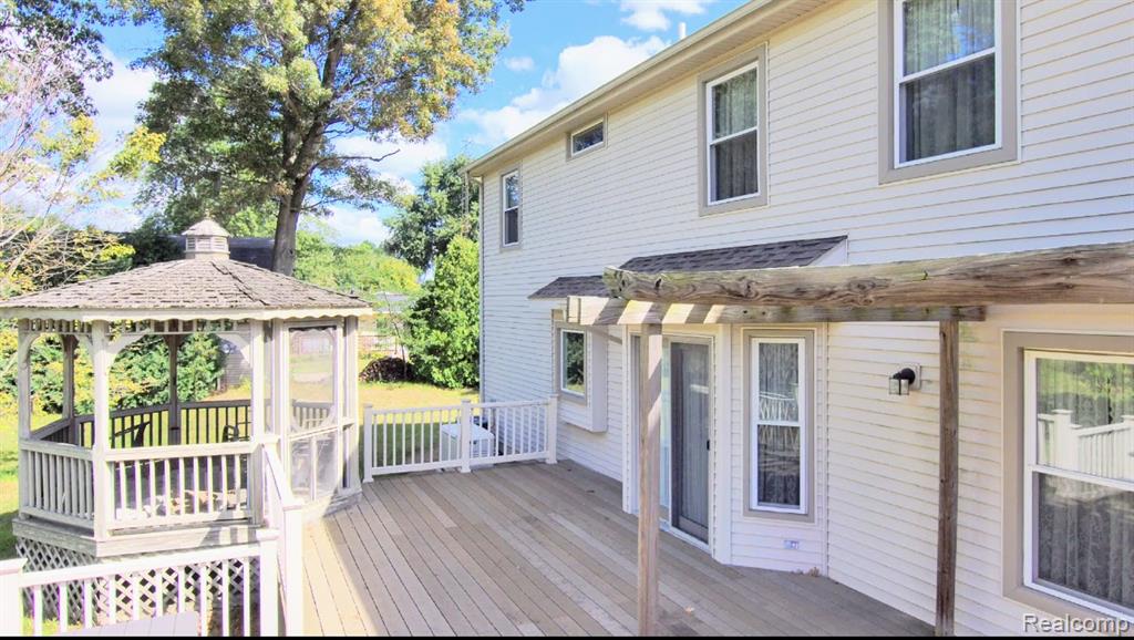 5324 Douglas Road