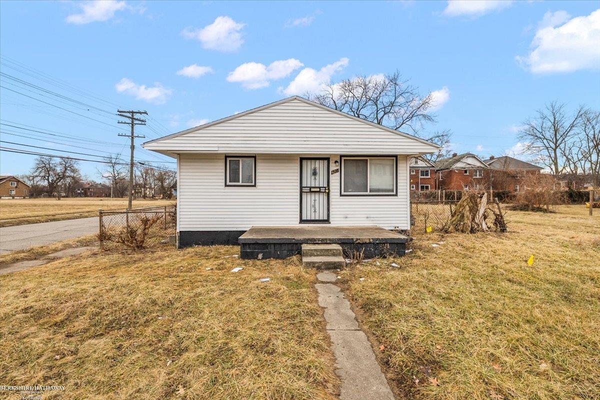 Detroit, Michigan 48204, United States, 3 Bedrooms Bedrooms, ,1 BathroomBathrooms,Residential,Pending,193244