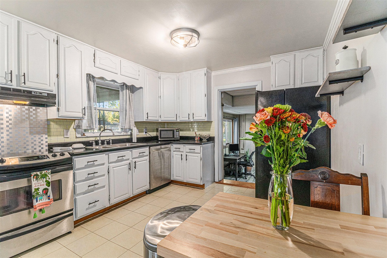 3244 Meadowcrest Street