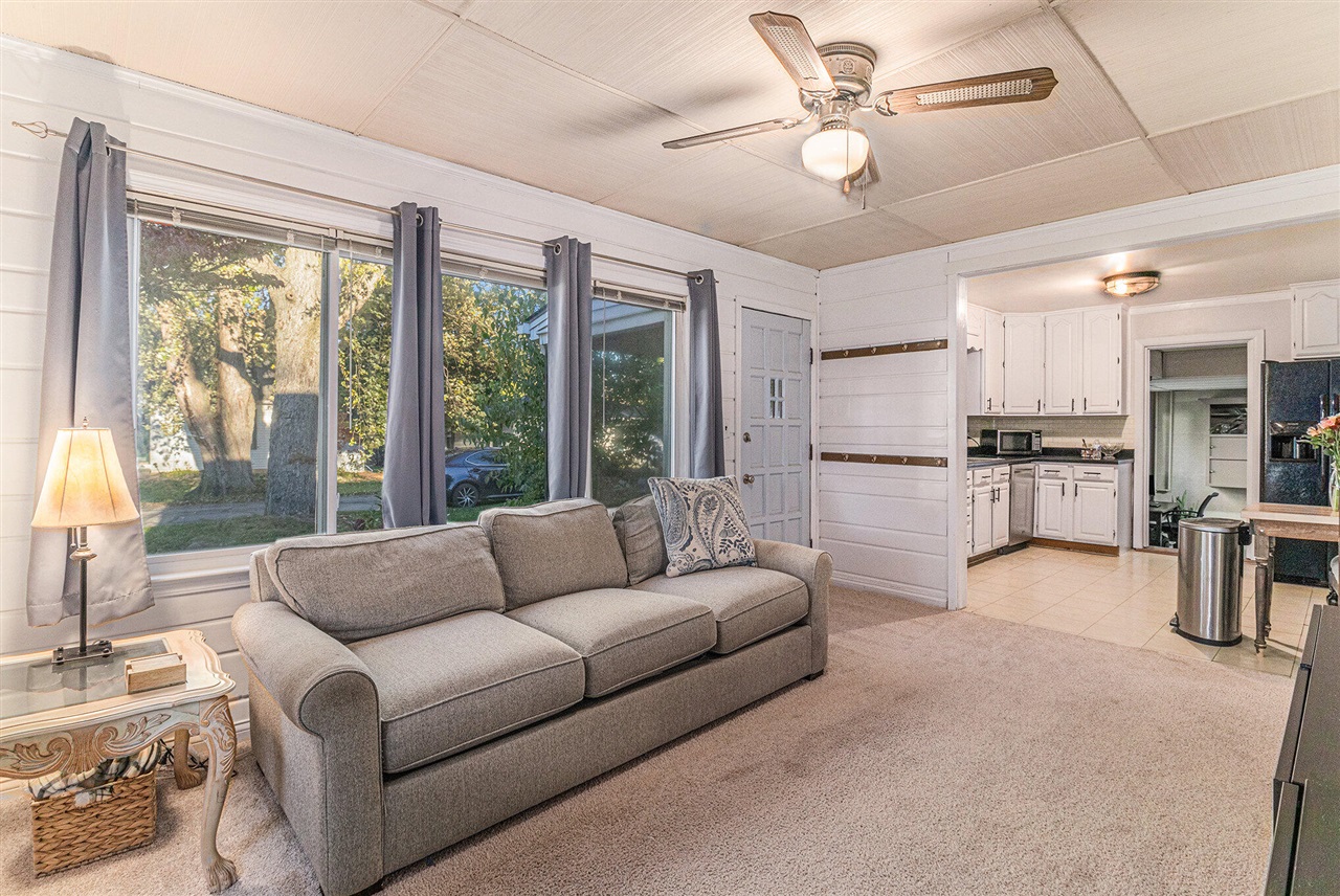 3244 Meadowcrest Street