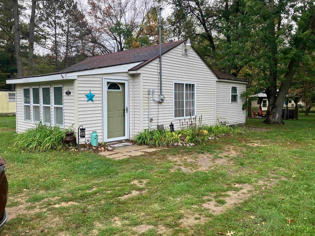 Photo of 408 Maple Street, Lake, MI 48632 (MLS # 50223594)