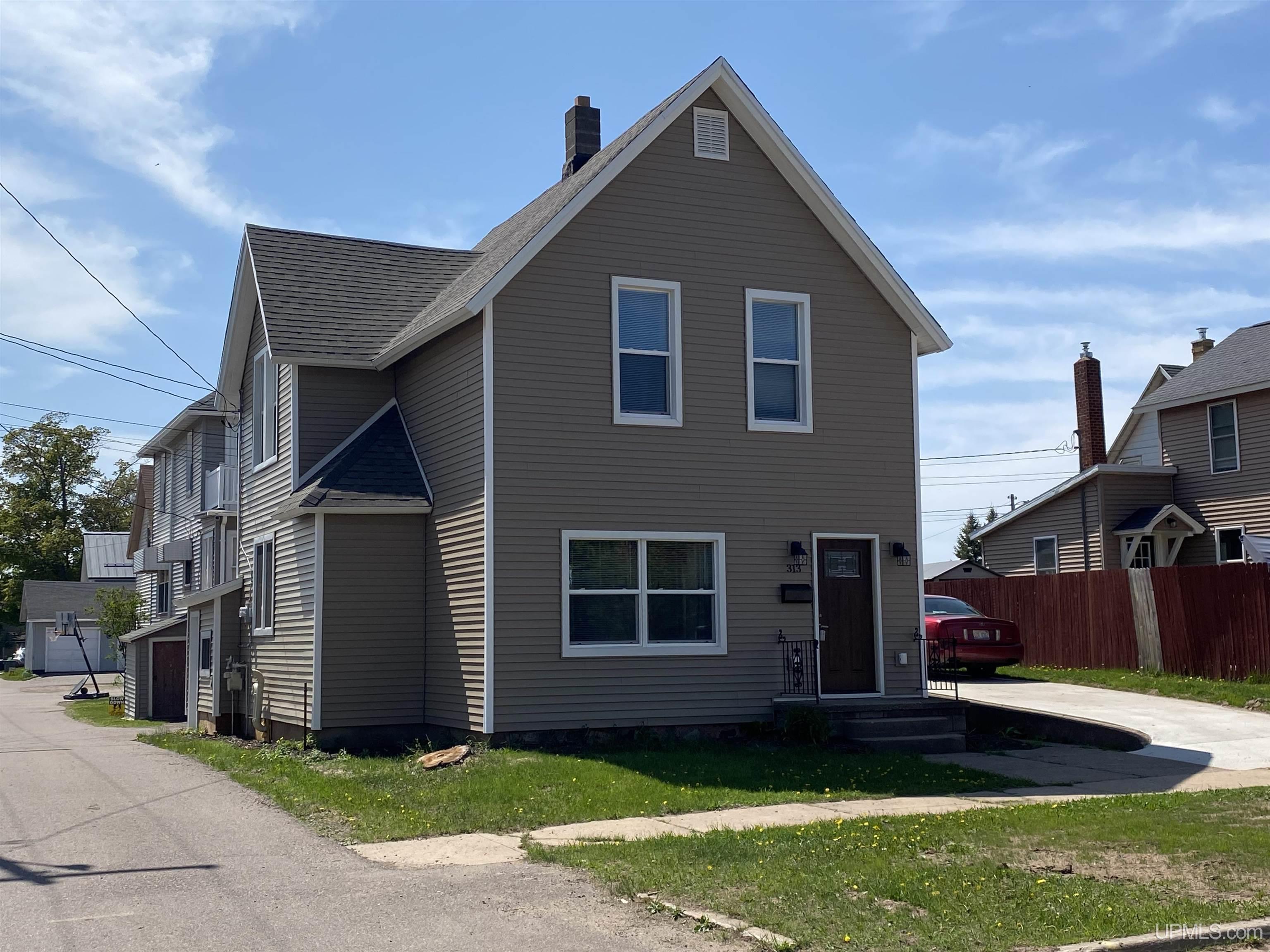 313 N Pioneer Avenue