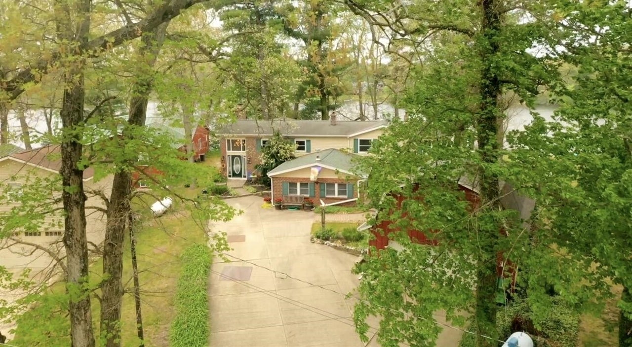 875 Bruce Drive