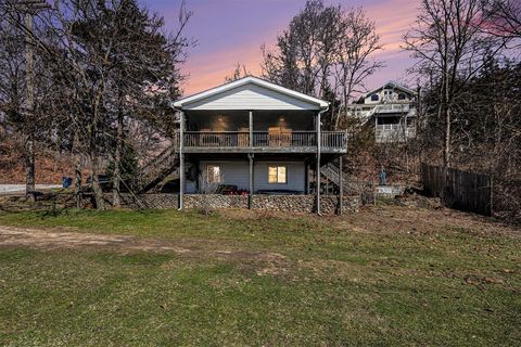 Photo of 5884 Rays Drive, Onsted, MI 49265 (MLS # 70522194)