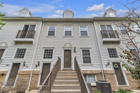Photo of 1021 Maiden Lane, Ann Arbor, MI 48105 (MLS # 70561826)