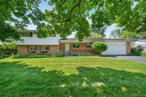 Photo of 32533 Nestlewood Street, Farmington, MI 48334 (MLS # 61010789)