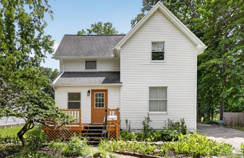 Photo of 543 W Middle Street, Chelsea, MI 48118 (MLS # 61014785)