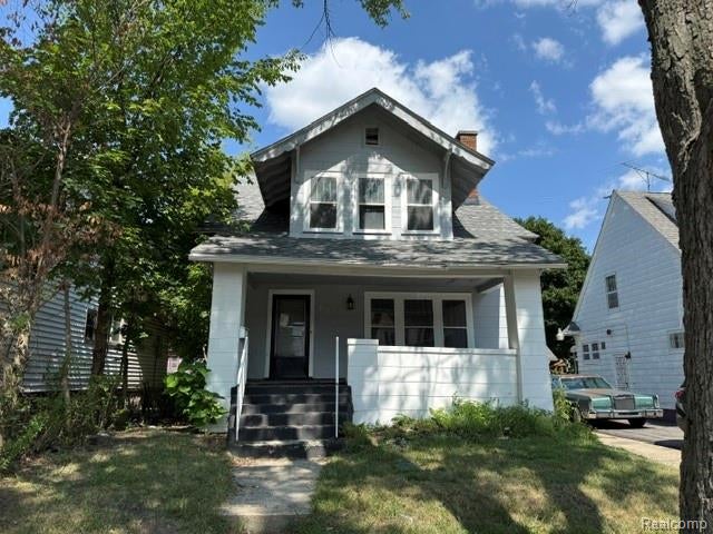 917 E 8th Street