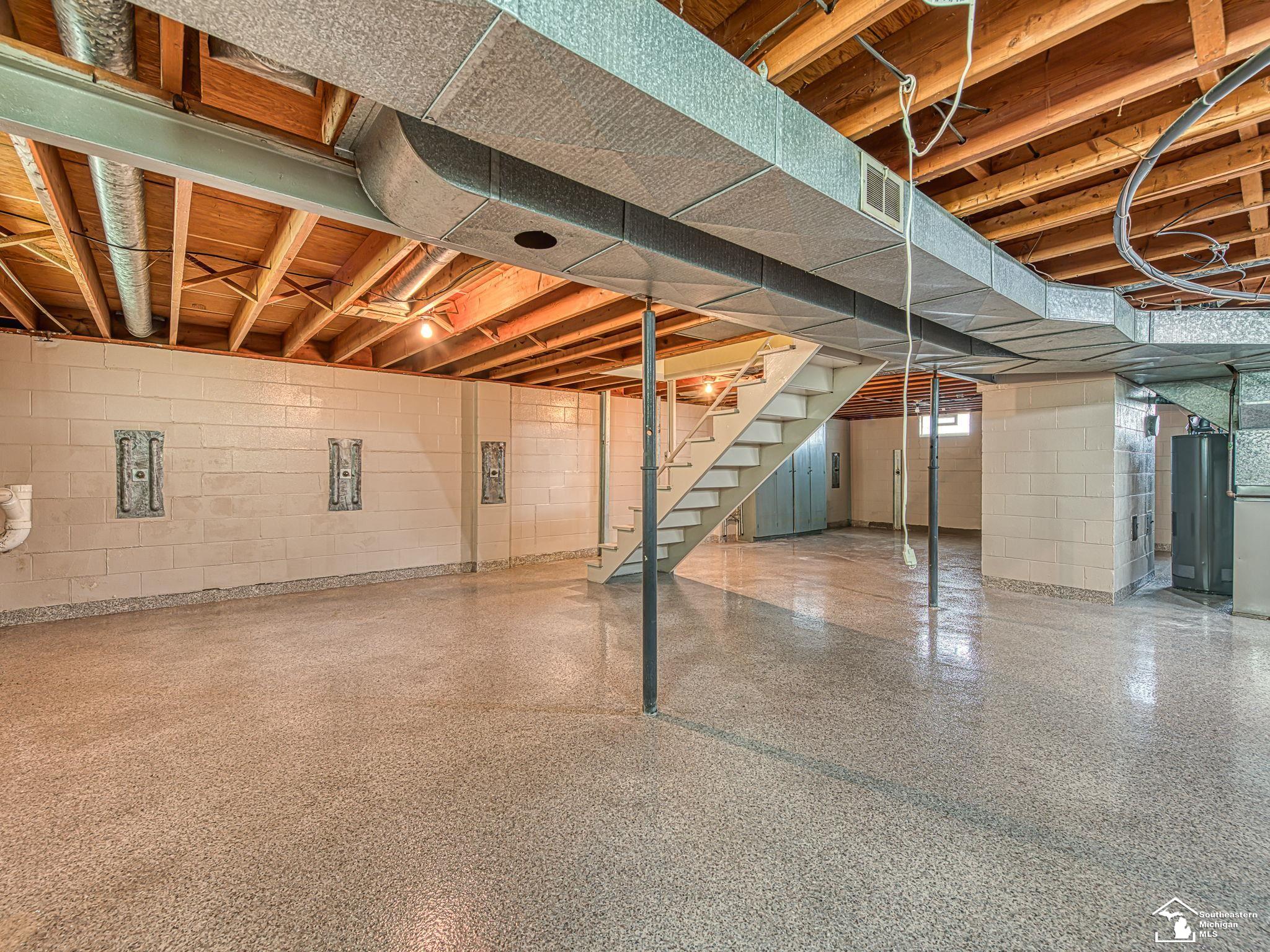 Monroe, Michigan 48161, United States, 4 Bedrooms Bedrooms, ,2 BathroomsBathrooms,Residential,Pending,192835