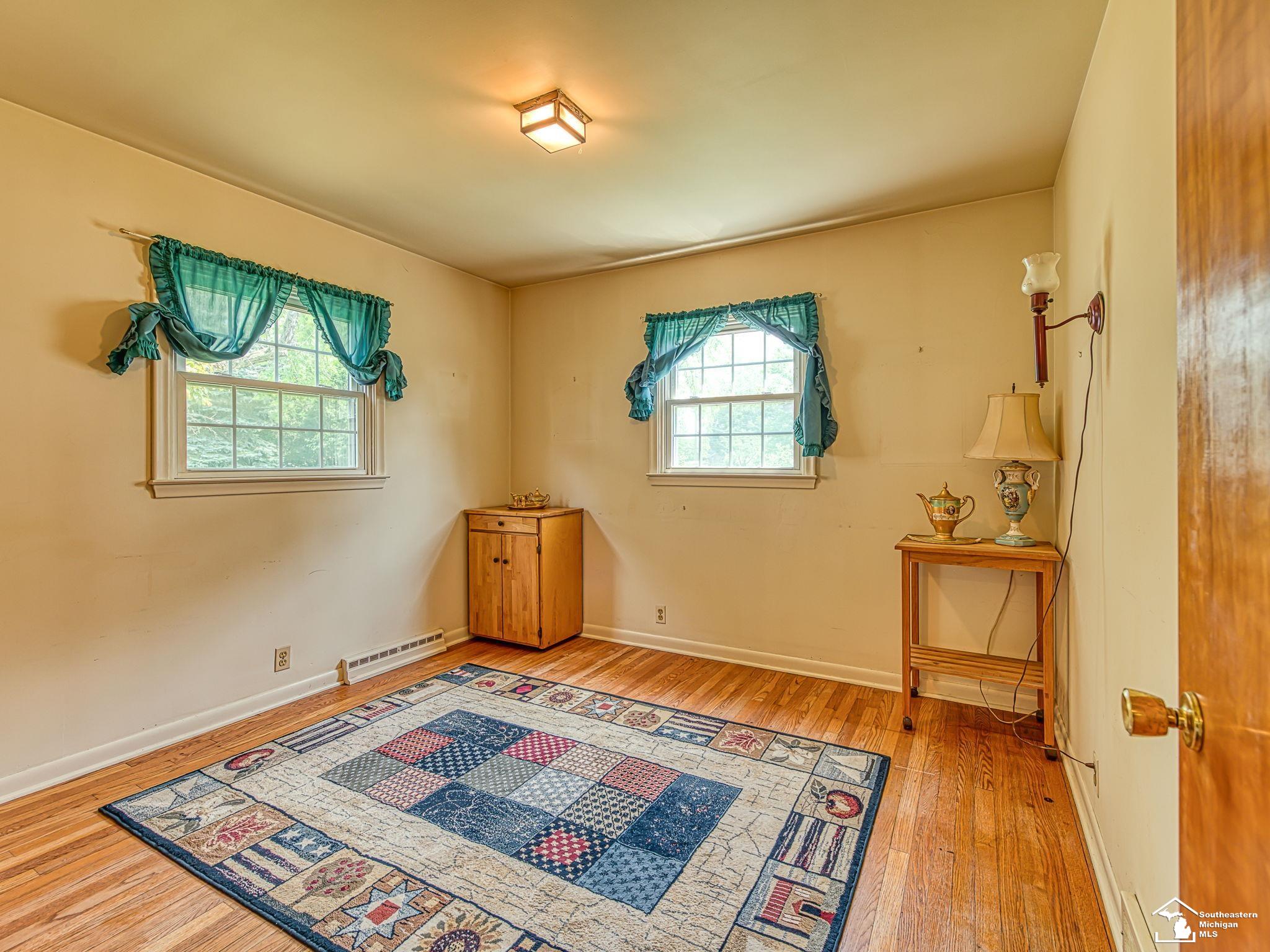 Monroe, Michigan 48161, United States, 4 Bedrooms Bedrooms, ,2 BathroomsBathrooms,Residential,Pending,192835