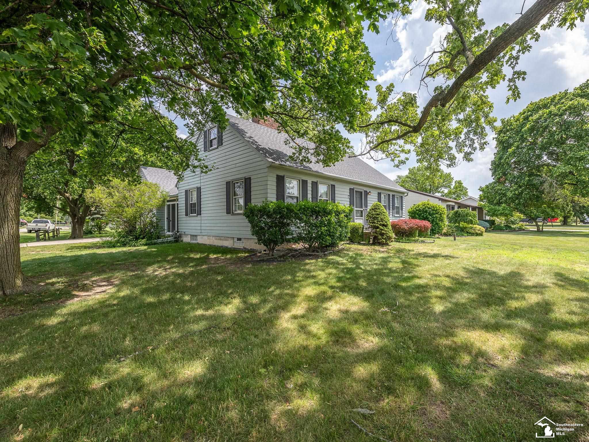 Monroe, Michigan 48161, United States, 4 Bedrooms Bedrooms, ,2 BathroomsBathrooms,Residential,Pending,192835