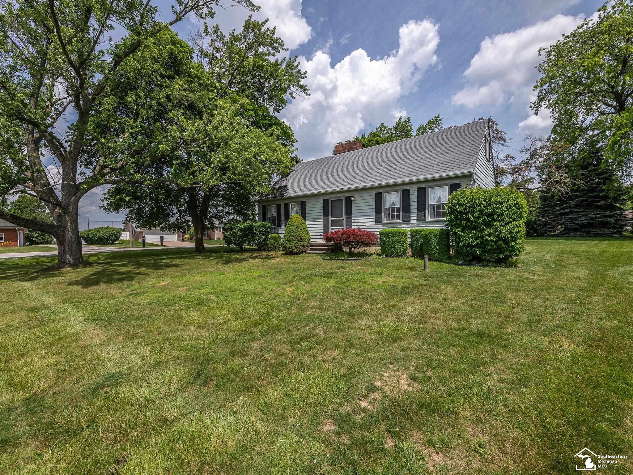 Monroe, Michigan 48161, United States, 4 Bedrooms Bedrooms, ,2 BathroomsBathrooms,Residential,Pending,192835