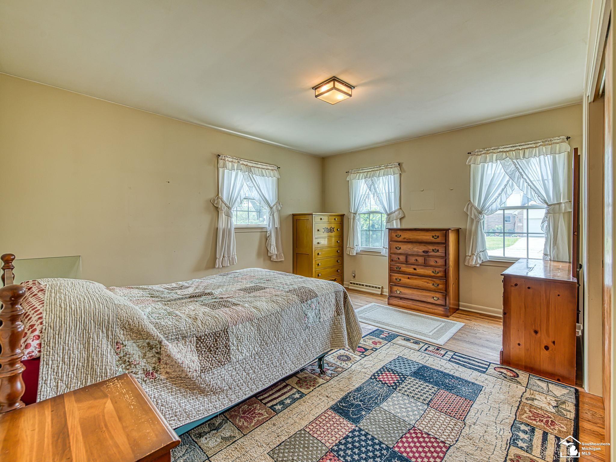 Monroe, Michigan 48161, United States, 4 Bedrooms Bedrooms, ,2 BathroomsBathrooms,Residential,Pending,192835