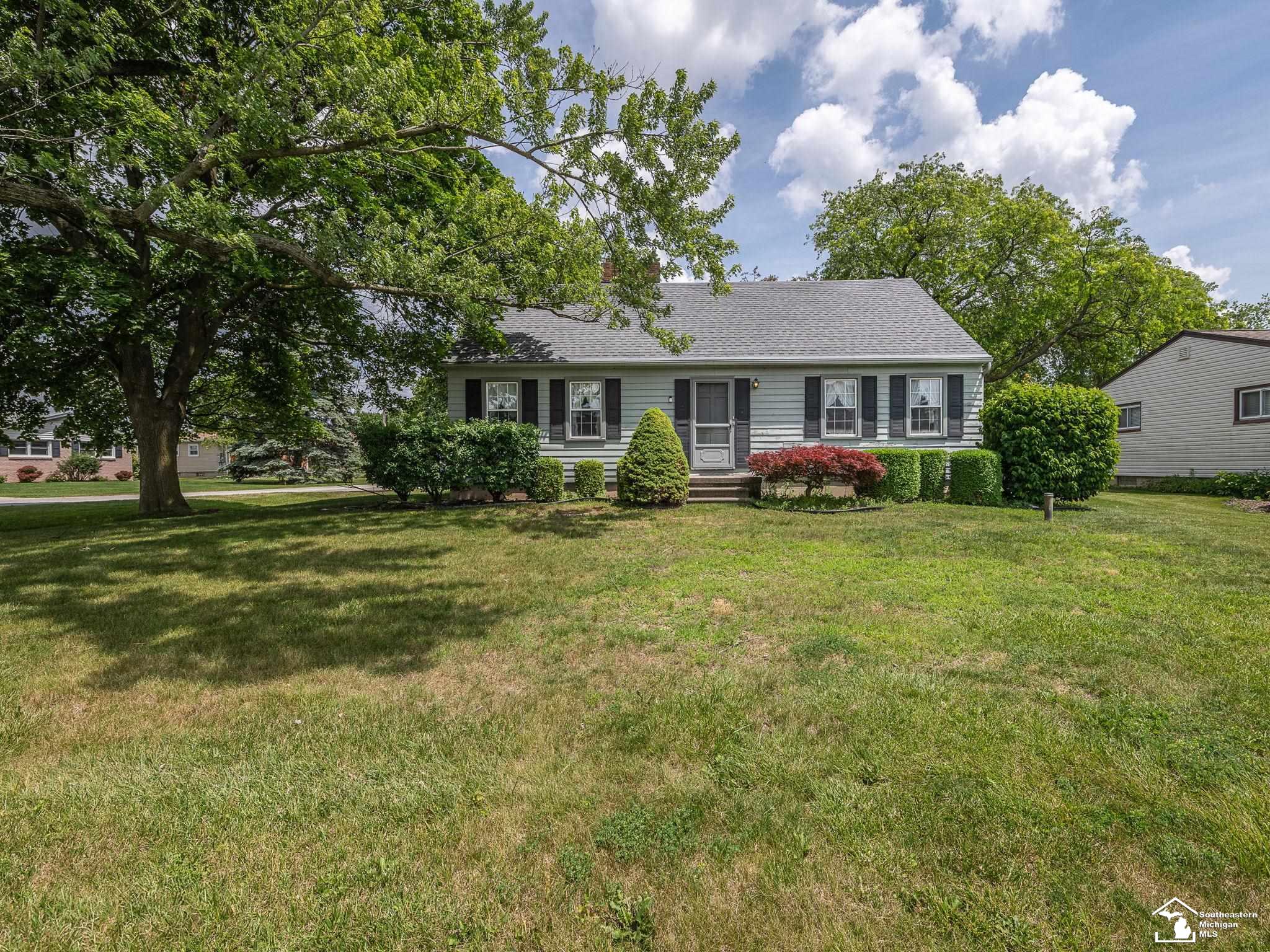 Monroe, Michigan 48161, United States, 4 Bedrooms Bedrooms, ,2 BathroomsBathrooms,Residential,Pending,192835