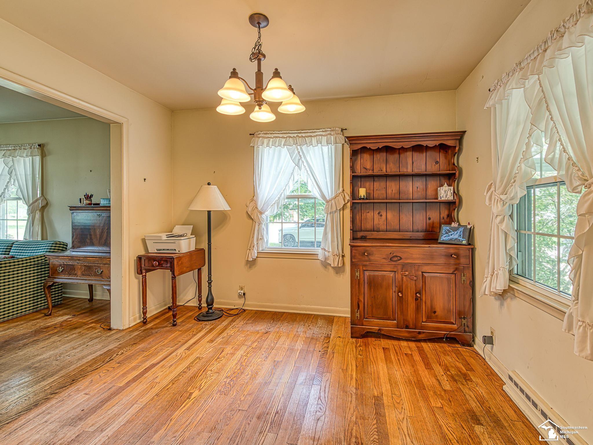 Monroe, Michigan 48161, United States, 4 Bedrooms Bedrooms, ,2 BathroomsBathrooms,Residential,Pending,192835