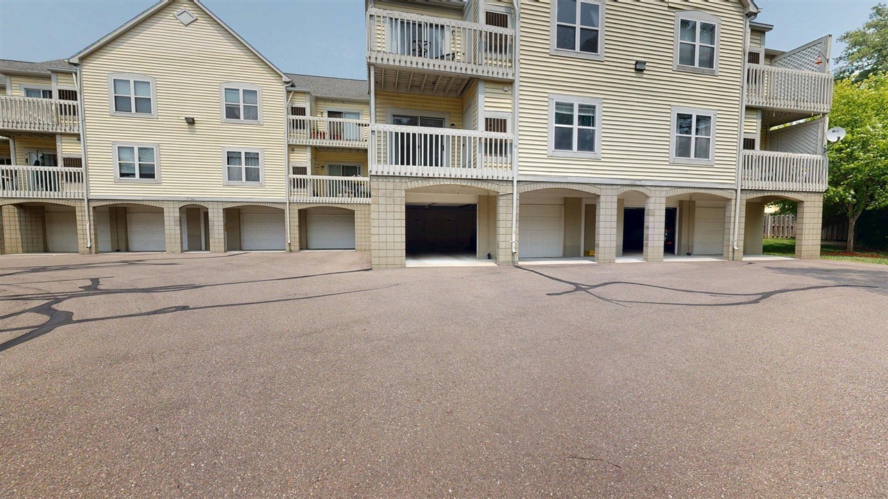 2201 S Huron Parkway Unit: 1