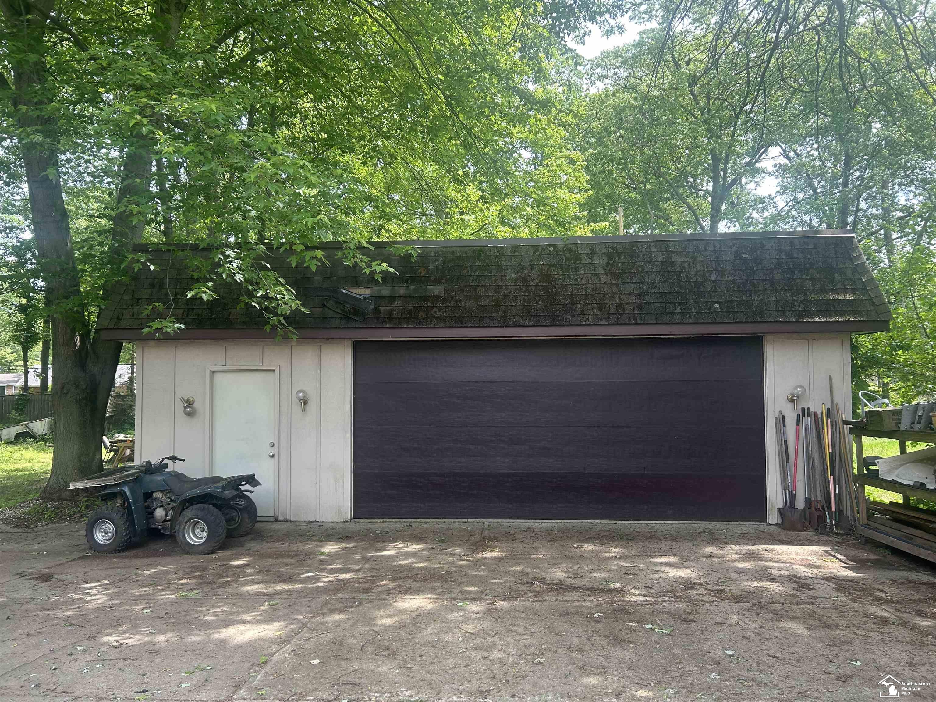 1372 Laurelhurst Drive