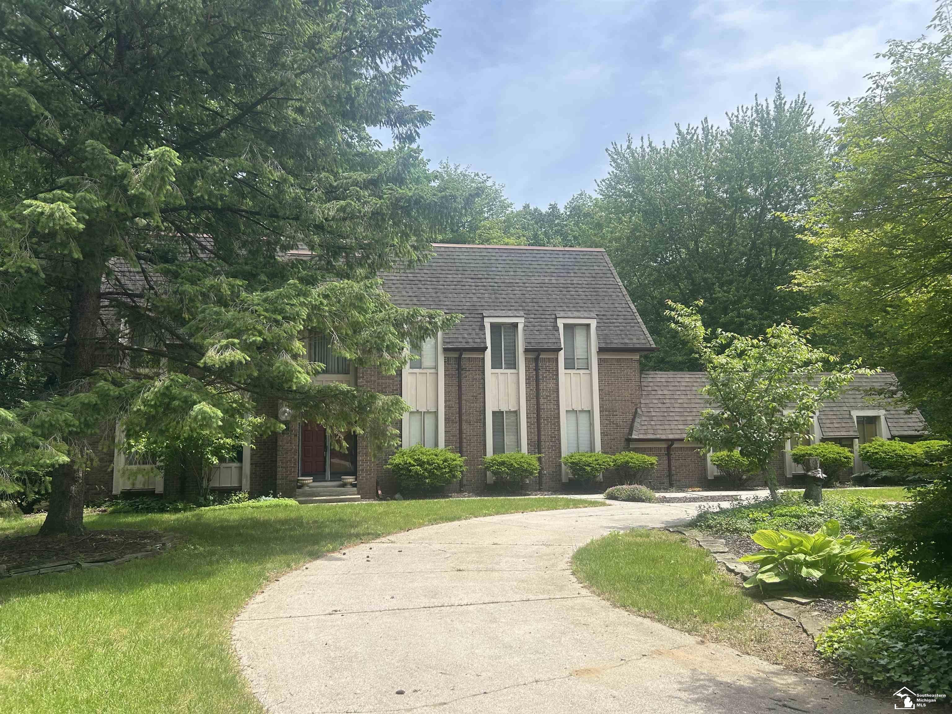 1372 Laurelhurst Drive