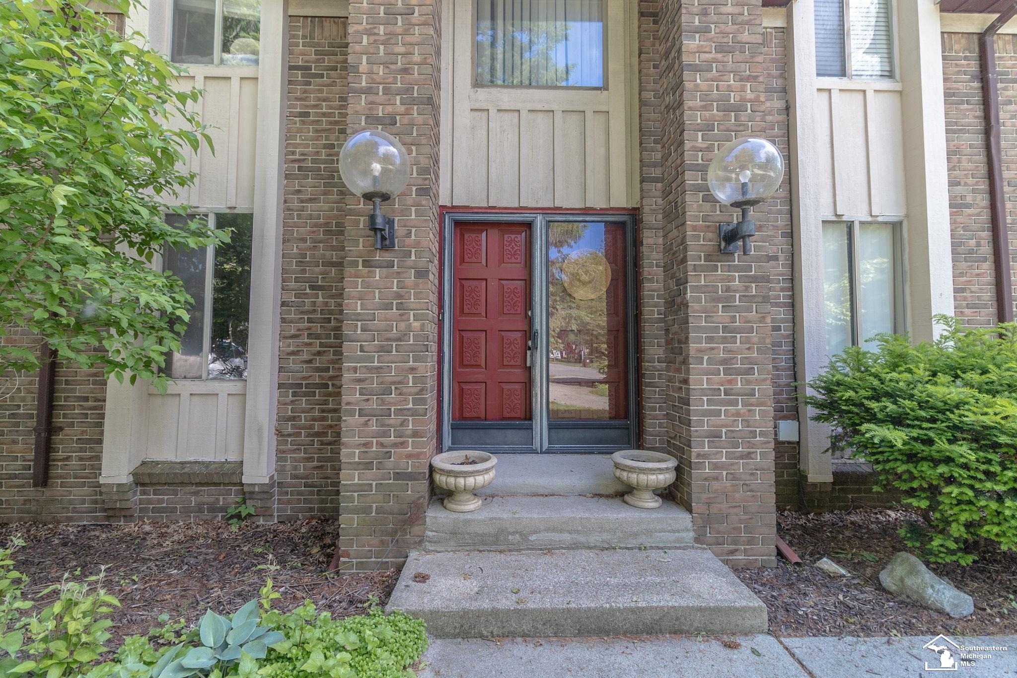 1372 Laurelhurst Drive