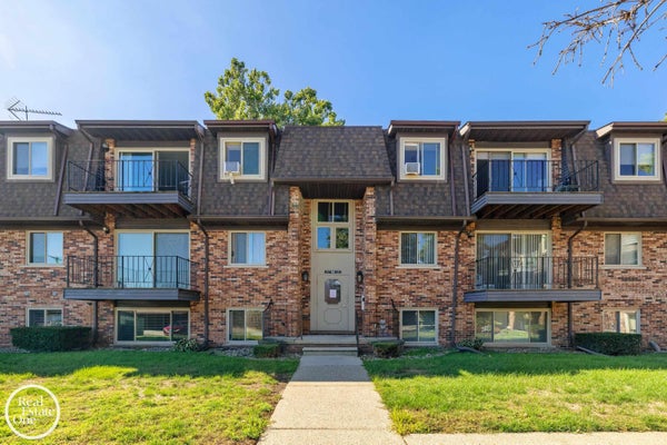 313 RIVIERA DR UNIT 67, SAINT CLAIR SHORES, MI 48080 - Image 0be995e13c88a79e5fdb8ffc8114cef6/2233354577