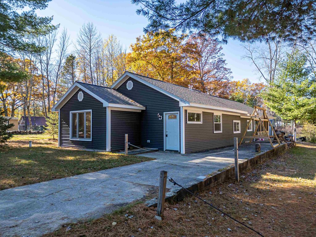 Photo of 5827 Cedar Lake Road, Gladwin, MI 48624 (MLS # 50192884)