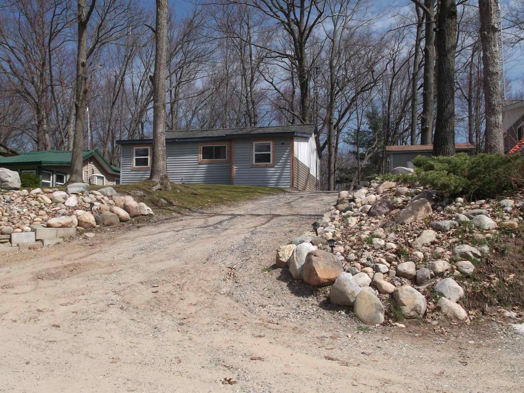 Photo of 992 Lake Drive, Harrison, MI 48625 (MLS # 50205033)