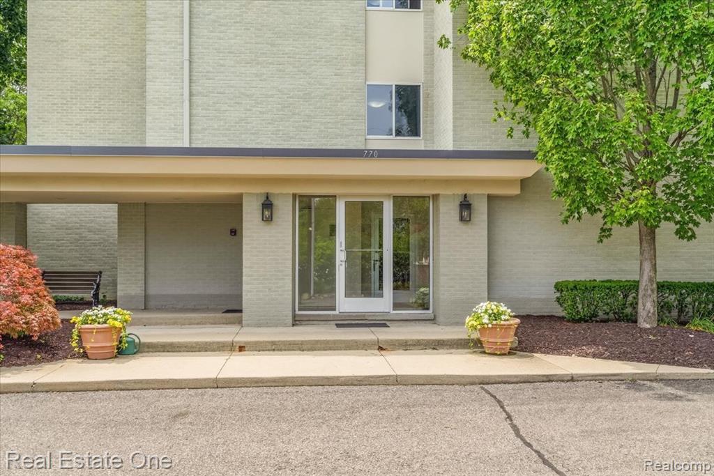 770 Deer Street 305