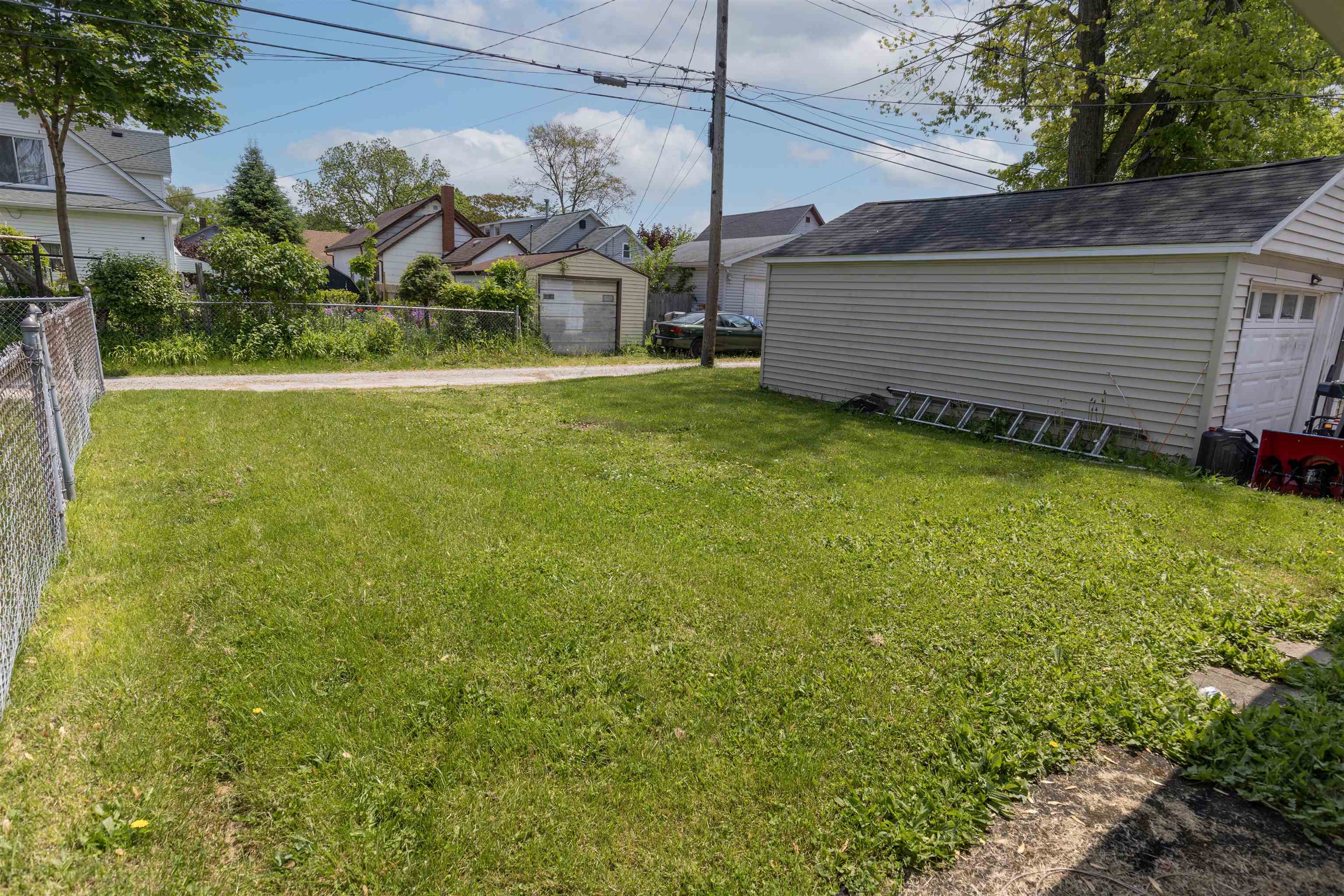 Bay City, Michigan 48708, United States, 2 Bedrooms Bedrooms, ,1 BathroomBathrooms,Residential,Active,192868