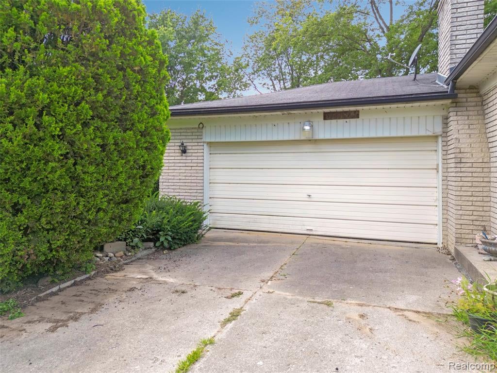 62101 Schoenherr Road