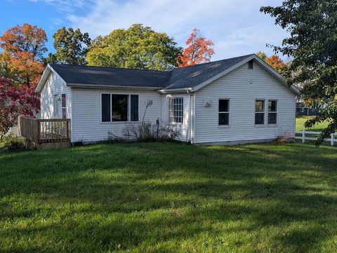 4045 W Stanton Road Stanton MI 48888