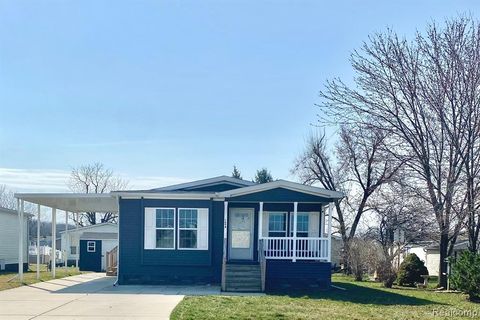 1698 SOLO Lane Newport MI 48166