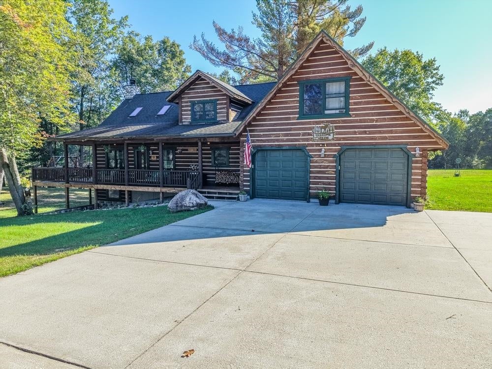Photo of 8328 White Pine Ridge, Harrison, MI 48625 (MLS # 50222883)