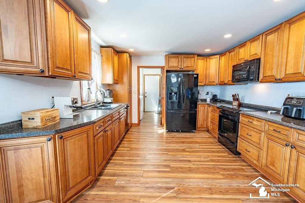 3498 Iroquois Trail