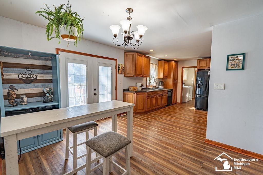 3498 Iroquois Trail