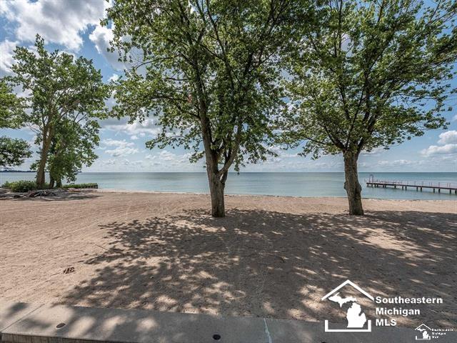 3498 Iroquois Trail