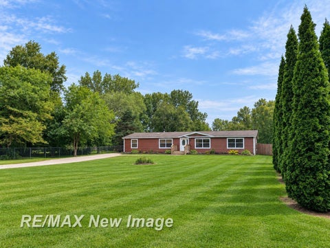 Photo of 3880 E Curtis Road, Birch Run, MI 48415 (MLS # 50222391)