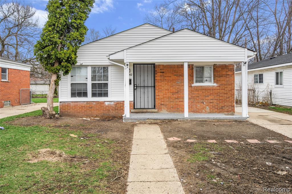 29982 Hazelwood Street