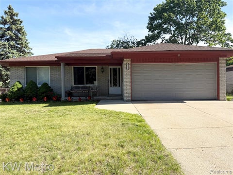 Photo of 31113 7 Mile Road, Livonia, MI 48152 (MLS # 61005203)