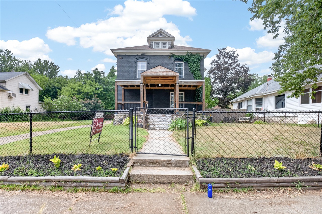 66 Magnolia Avenue